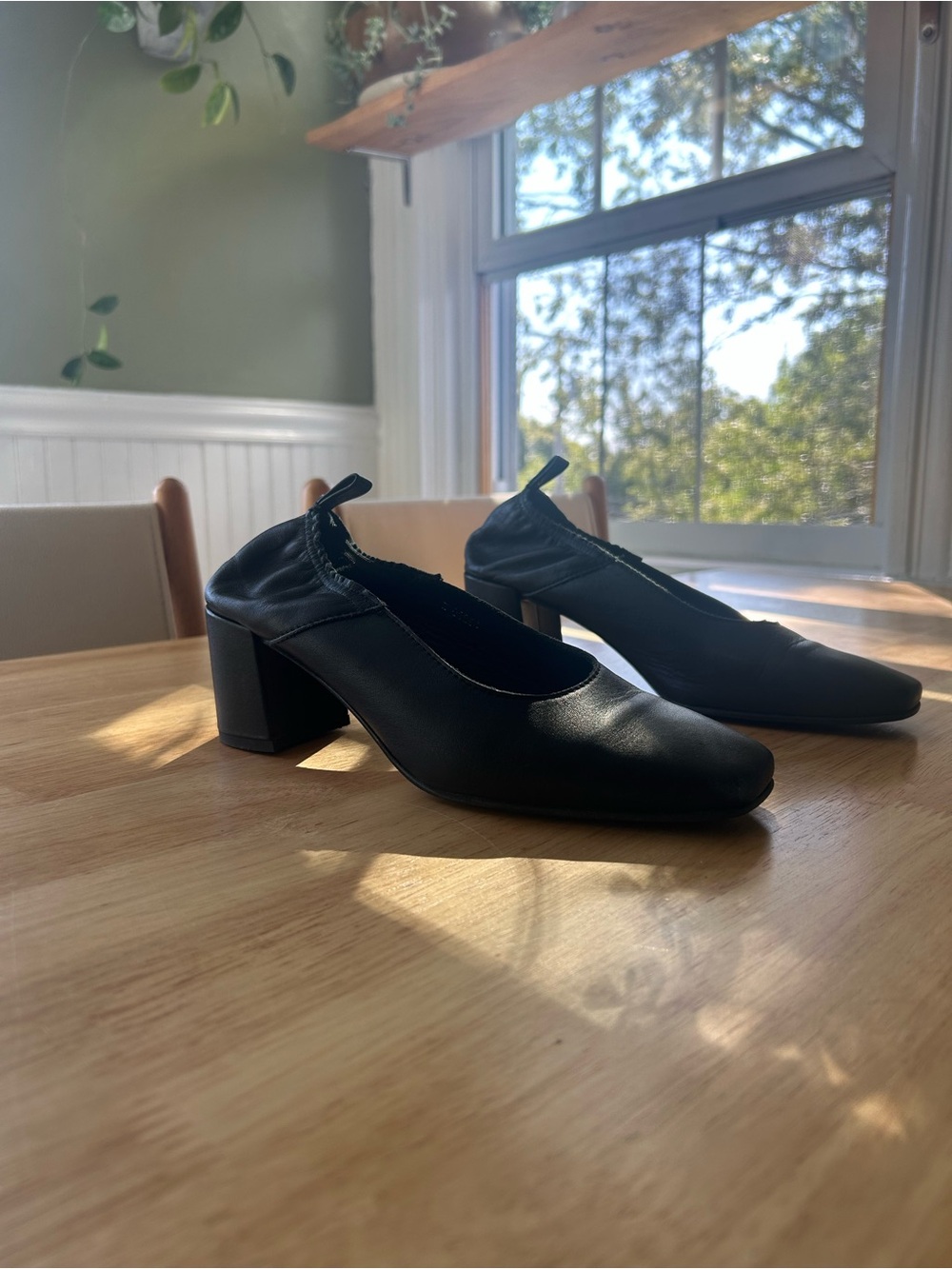 ALOHAS Agent Black Square-Toe Block Heel Slip-Ons
